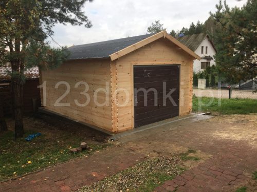 drewniany garaż na zamówienie